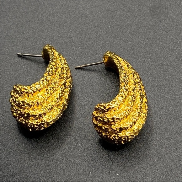 PREMIER DESIGNS Gold Tone Textured Tear Drop Post Pierced Earrings - Picture 5 of 6